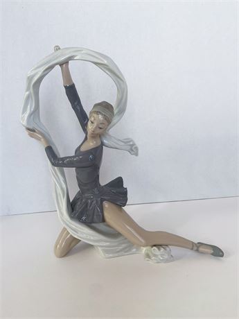 Nao Lladro "Dancer with Veil" Figurine