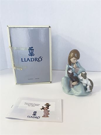 ​​​​​​​Lladro "Cat Nap" Figurine