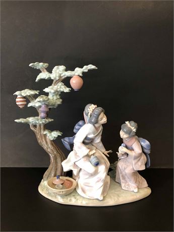 Retired Lladro "A Mother's Way"