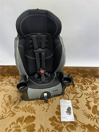 ​​​​​​​Evenflo Chase LX Booster Car Seat