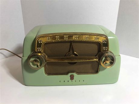 Vintage 1953 Crosley Chartreuse Bakelite Radio