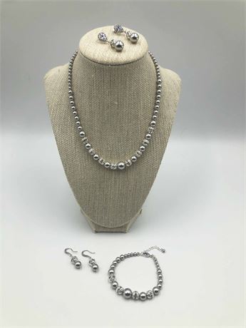 Swarovski Necklace, Earring & Bracelet Set