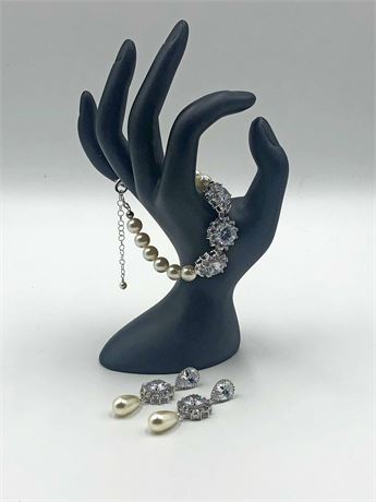 Swarovski & Faux Pearl Bracelet & Earring Set