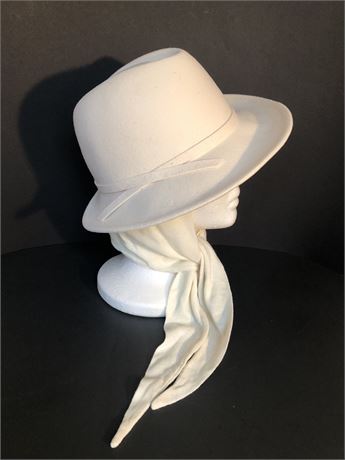 Betmar New York White Wool Ladies Tilby Hat