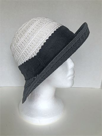 Black & White Ladies Bucket Hat